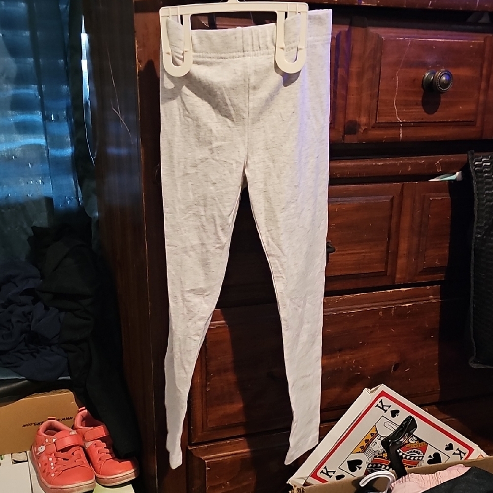 !!.           Girls Size 6 Leggings